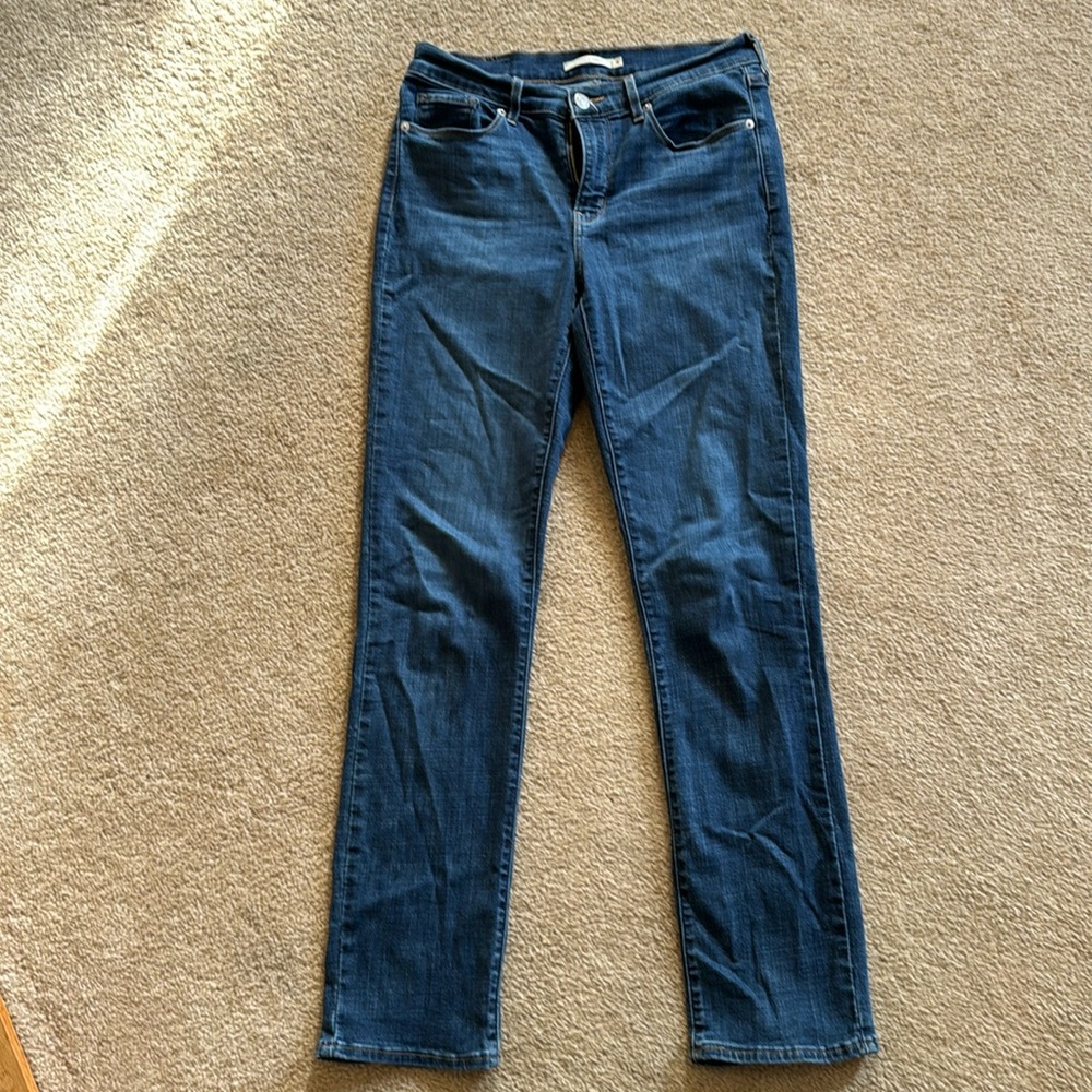 Levi’s classic straight leg jeans, size 6 Long